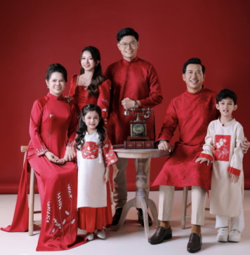 Xu hướng chụp ảnh áo dài gia đình Tết 2026: Lựa chọn đầy tính sáng tạo và văn hóa Xu hướng chụp ảnh áo dài gia đình Tết 2026: Lựa chọn đầy tính sáng tạo và văn hóa