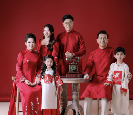 Xu hướng chụp ảnh áo dài gia đình Tết 2026: Lựa chọn đầy tính sáng tạo và văn hóa Xu hướng chụp ảnh áo dài gia đình Tết 2026: Lựa chọn đầy tính sáng tạo và văn hóa