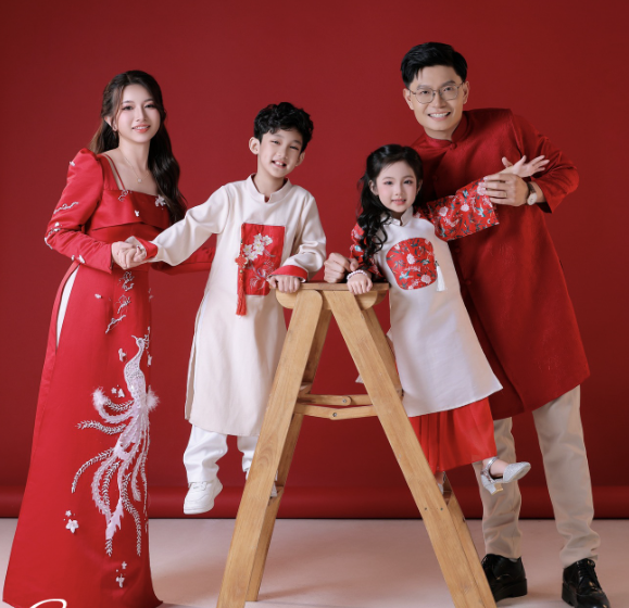 Xu hướng chụp ảnh áo dài gia đình Tết 2026: Lựa chọn đầy tính sáng tạo và văn hóa Xu hướng chụp ảnh áo dài gia đình Tết 2026: Lựa chọn đầy tính sáng tạo và văn hóa