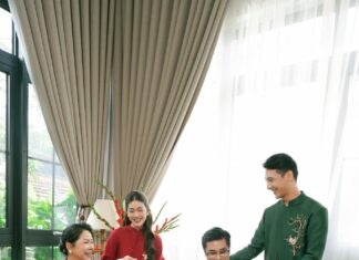 Dịch vụ chụp ảnh gia đình Tết 2026 tại Hà Nội chuyên nghiệp trọn gói Dịch vụ chụp ảnh gia đình Tết 2026 tại Hà Nội chuyên nghiệp trọn gói