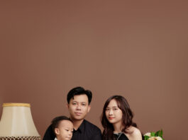 Concept Chụp Ảnh Gia Đình 3 Người Đơn Giản Nhưng Sang