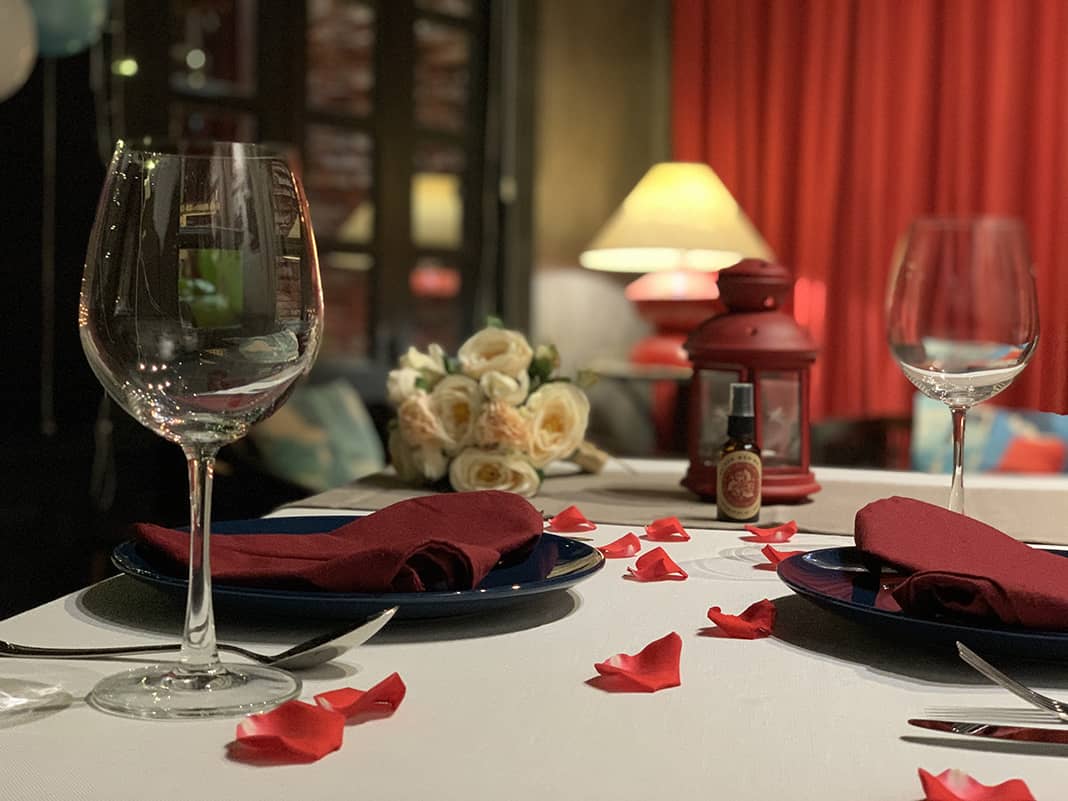 Top concept trang trí cầu hôn ở nhà hàng đẹp và sang trọng Top concept trang trí cầu hôn ở nhà hàng đẹp và sang trọng