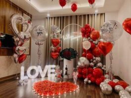 Bí quyết trang trí cầu hôn phòng khách lãng mạn 2026