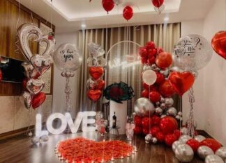 Bí quyết trang trí cầu hôn phòng khách lãng mạn 2026