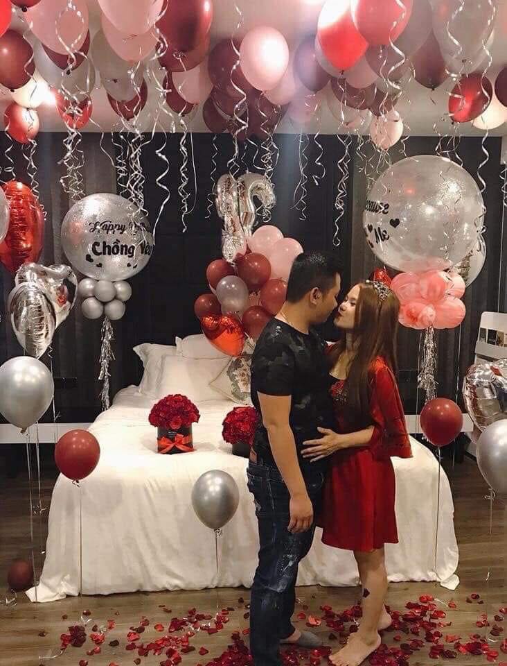 Bí quyết trang trí cầu hôn phòng khách lãng mạn 2026 Bí quyết trang trí cầu hôn phòng khách lãng mạn 2026