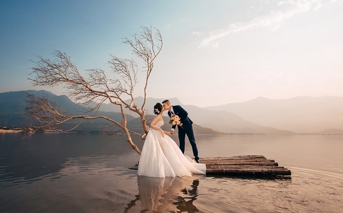 Chụp ảnh kỷ niệm ngày cưới 2026 tại Huế – Lãng mạn như phim