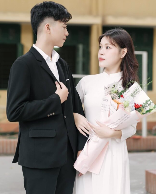 Chụp ảnh couple áo dài 2026 cho các cặp đôi yêu thích sự tối giản
