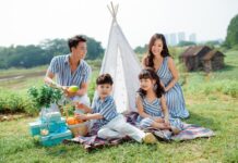 Concept chụp ảnh gia đình mùa hè đầy năng lượng và sắc màu