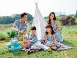 Concept chụp ảnh gia đình mùa hè đầy năng lượng và sắc màu