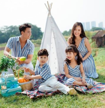 Concept chụp ảnh gia đình mùa hè đầy năng lượng và sắc màu