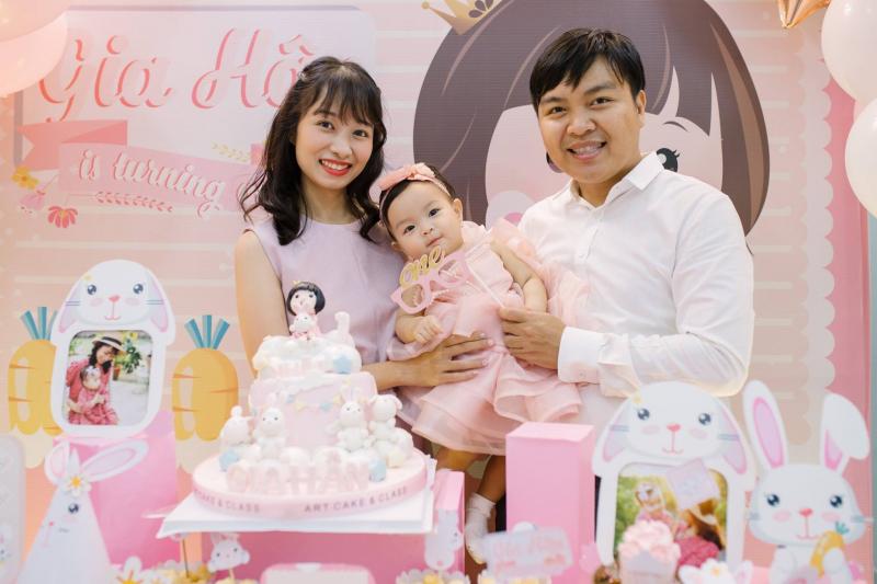 15+ concept chụp gia đình sinh nhật cùng bánh kem (1)