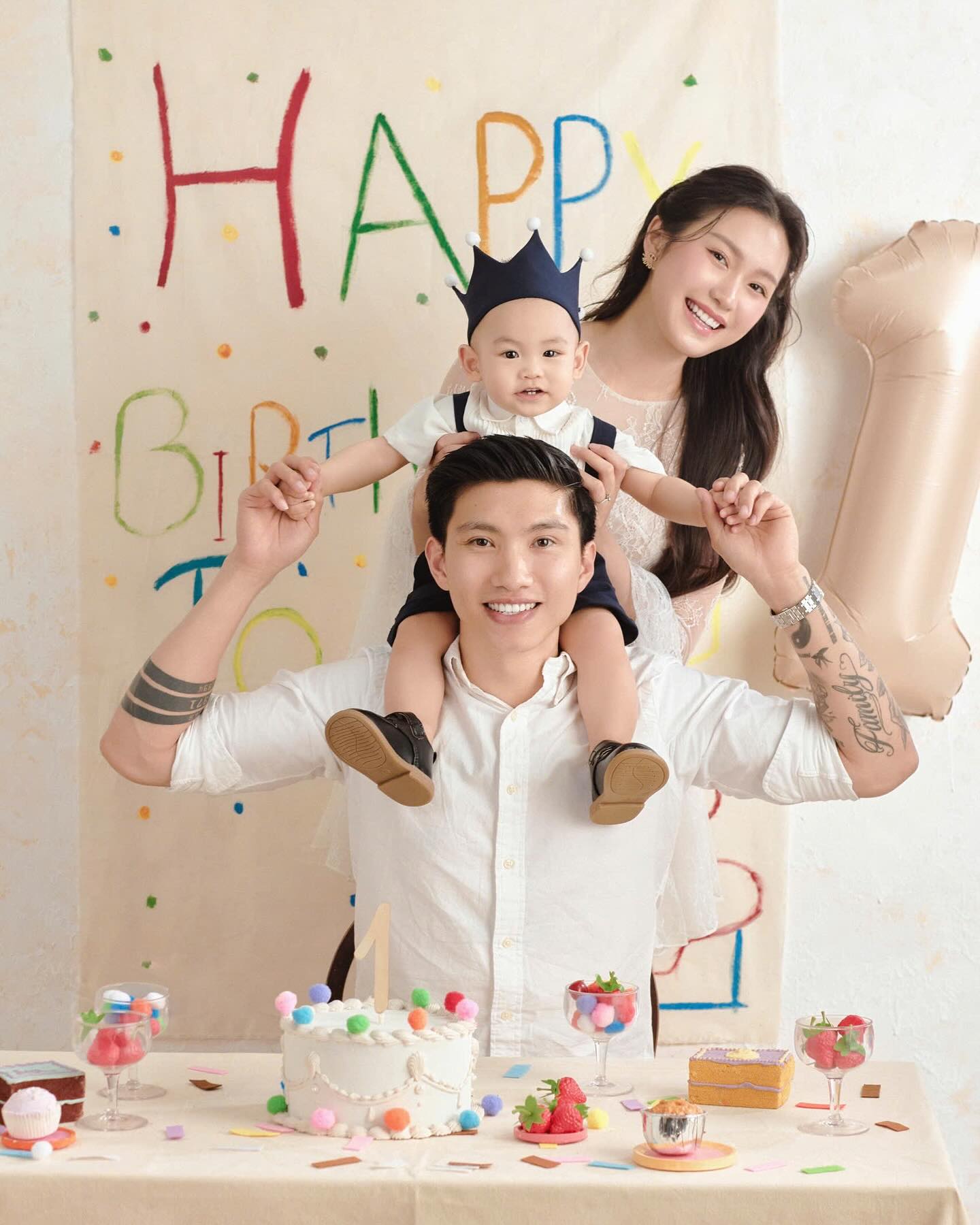 15+ concept chụp gia đình sinh nhật cùng bánh kem (2)