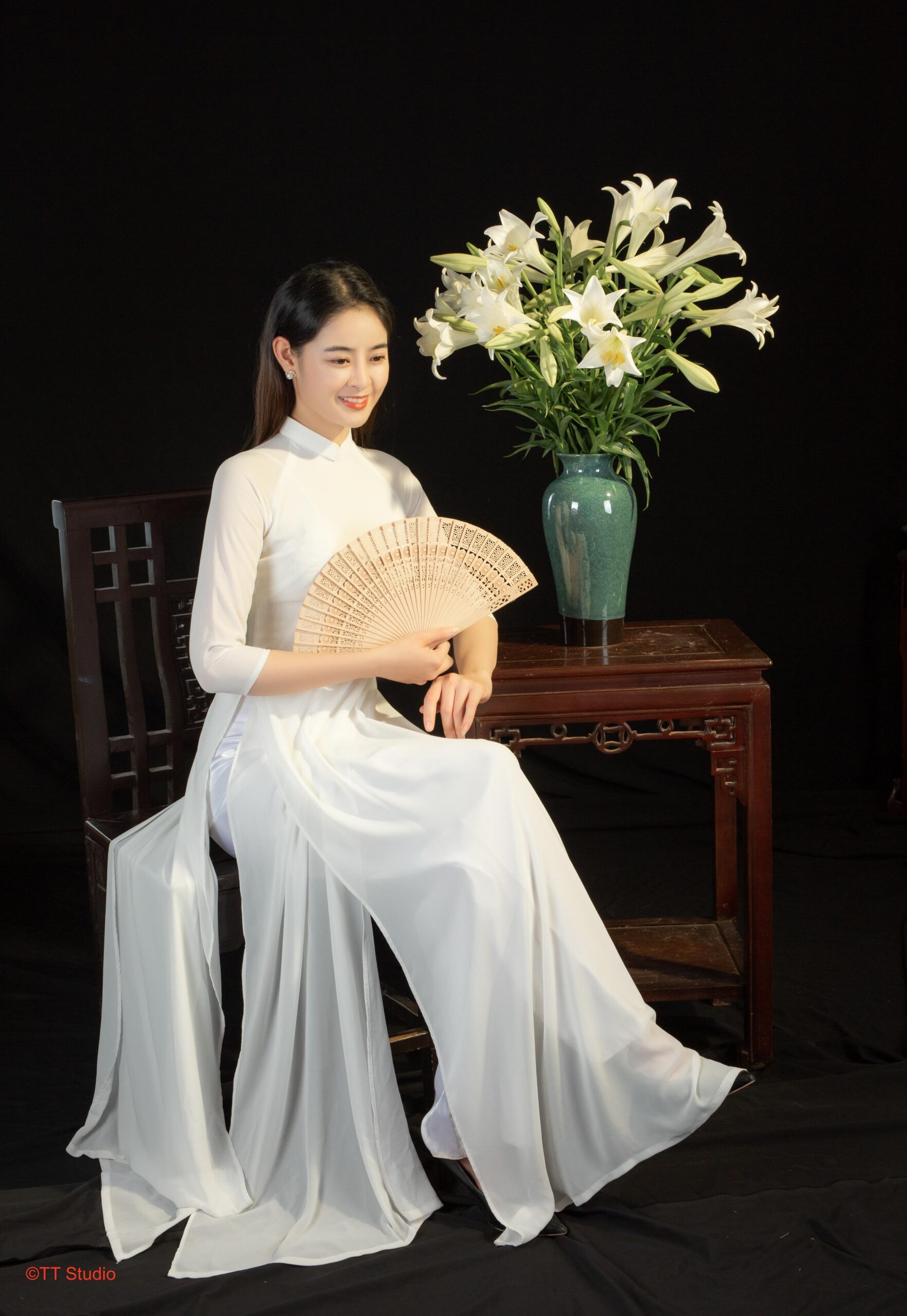 Chụp ảnh áo dài trong studio đẹp (3)