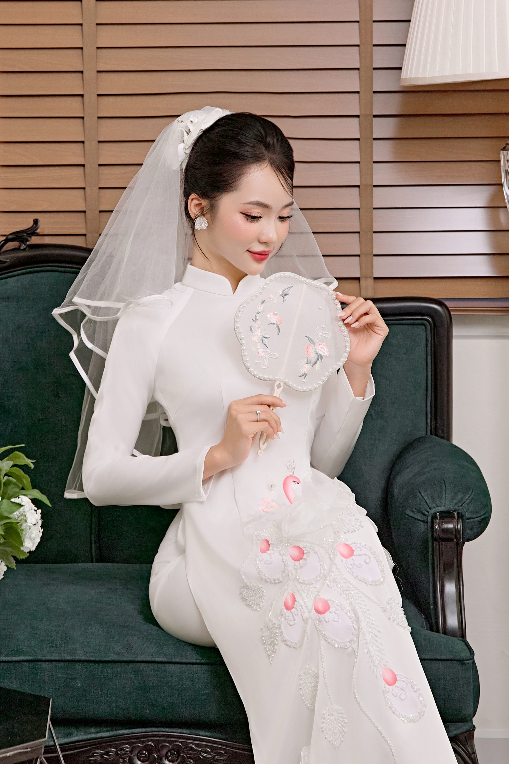 Chụp ảnh áo dài trong studio đẹp (9)