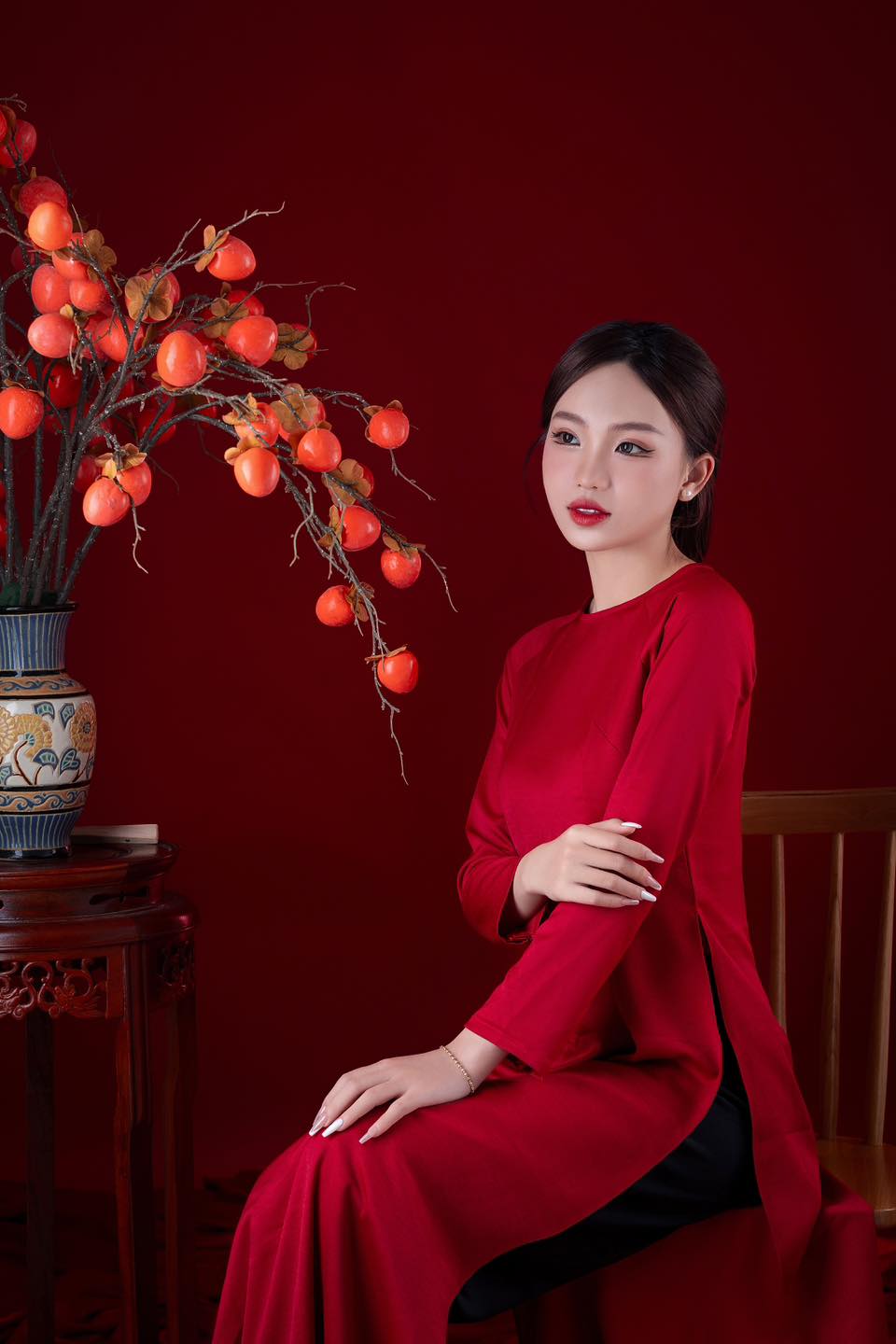 Chụp ảnh áo dài trong studio đẹp