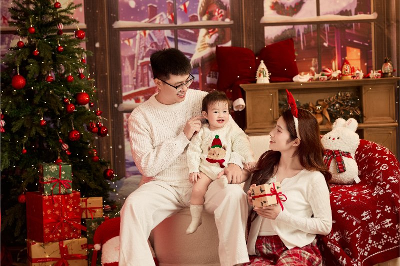 Studio Chụp Concept Gia Đình Noel Đà Nẵng (12)