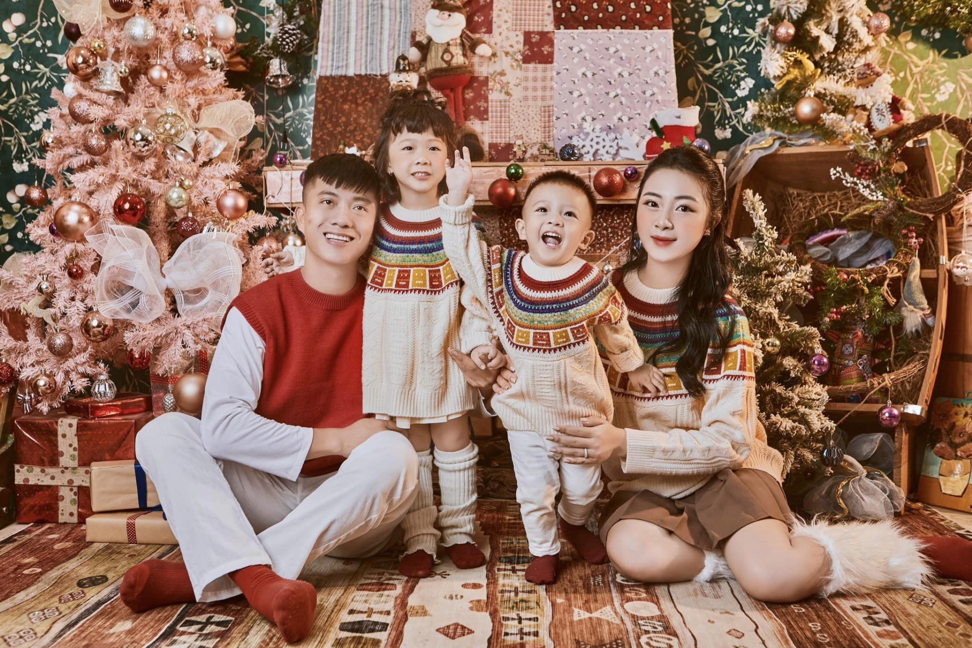 Studio Chụp Concept Gia Đình Noel Đà Nẵng (2)