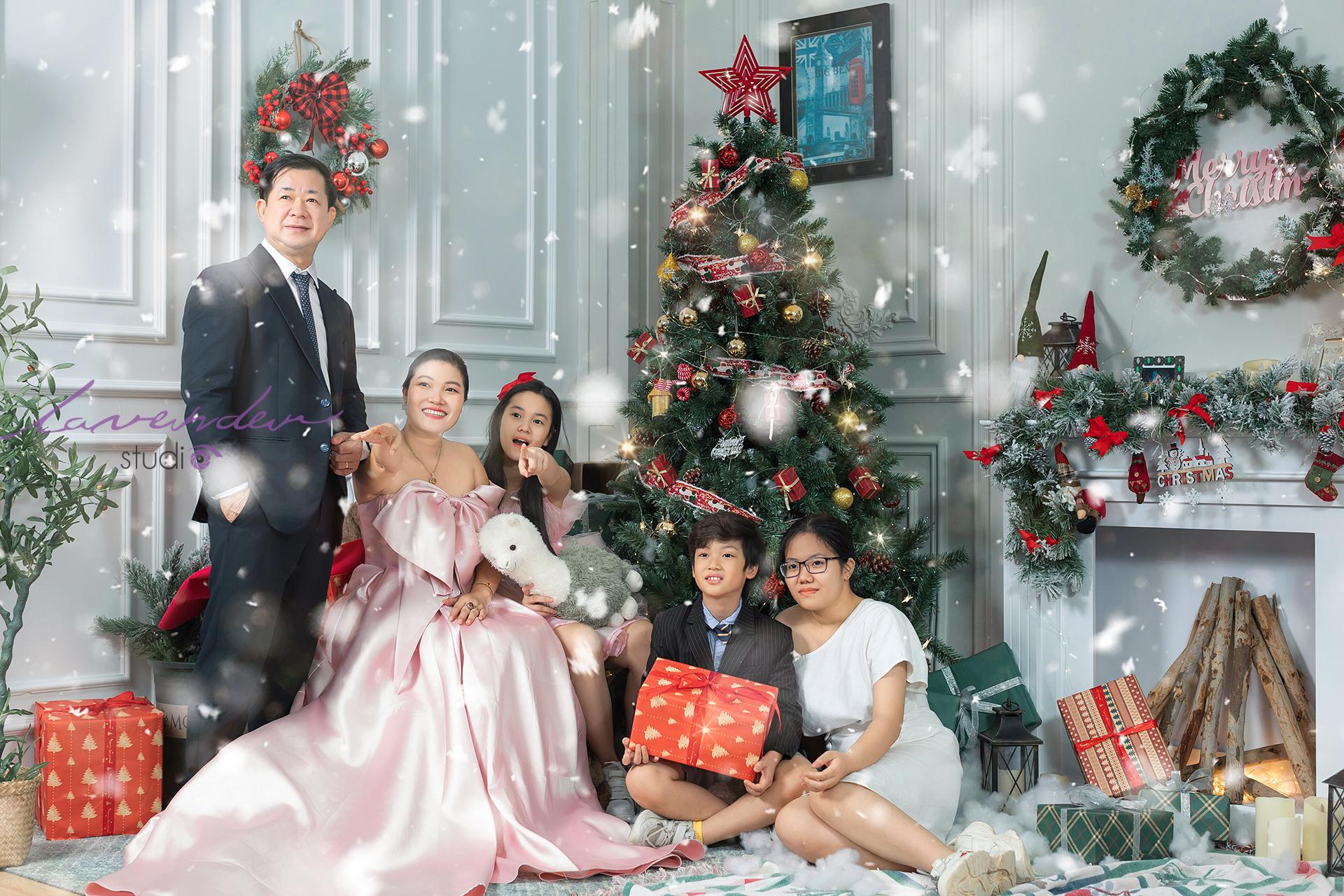 Studio Chụp Concept Gia Đình Noel Đà Nẵng (6)